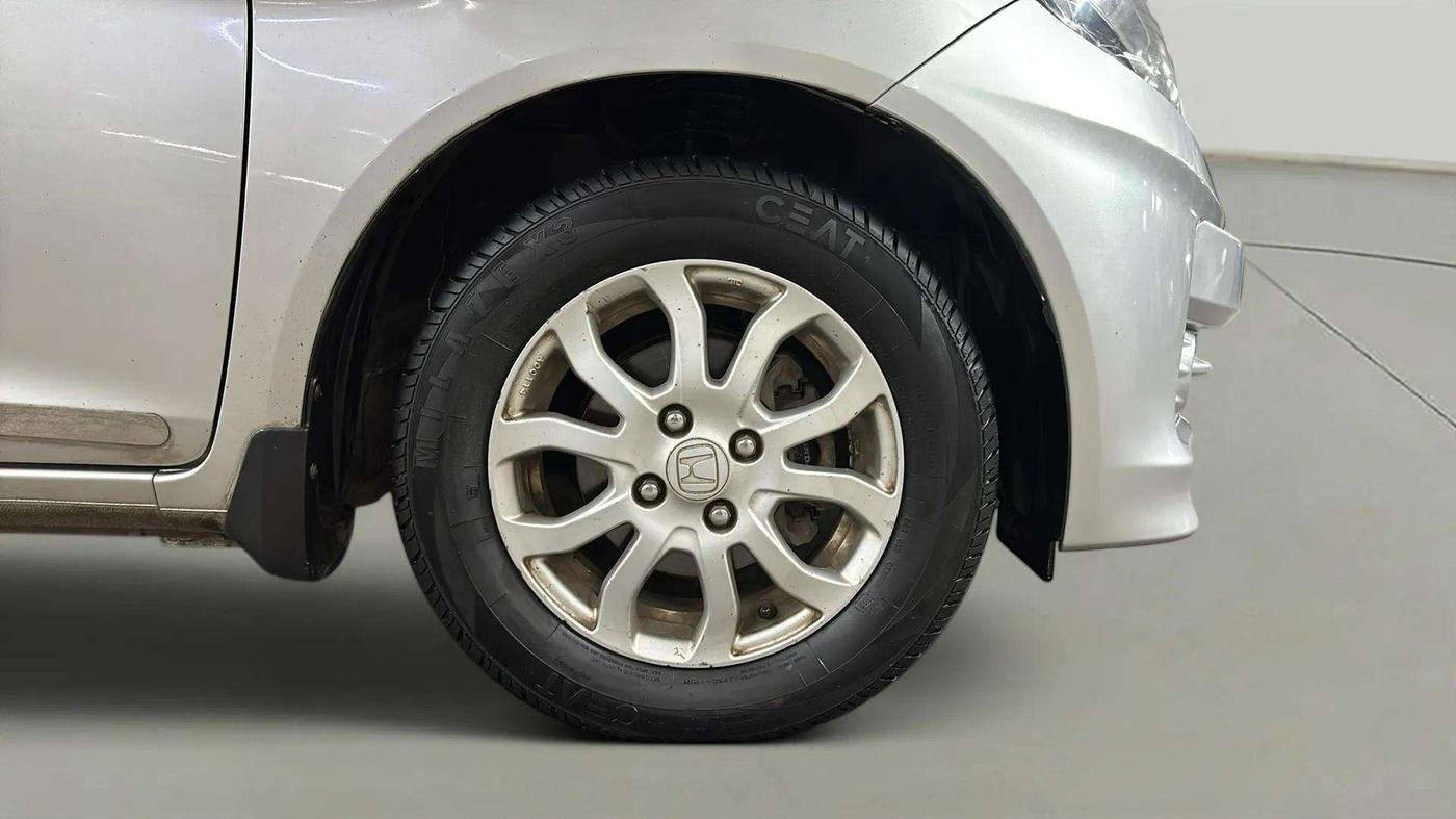 2014 Honda Amaze 1.2L I-VTEC VX, Petrol, Manual, 60,661 km, Right Front Wheel