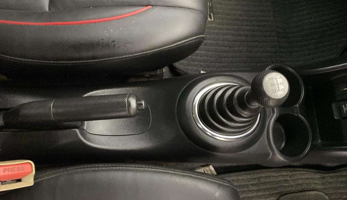 2016 Honda Brio S MT, Petrol, Manual, 78,571 km, Gear Lever