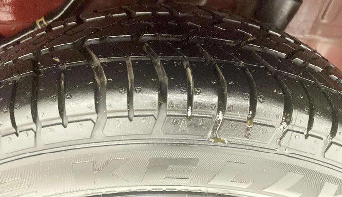 2016 Honda Brio S MT, Petrol, Manual, 78,571 km, Left Rear Tyre Tread