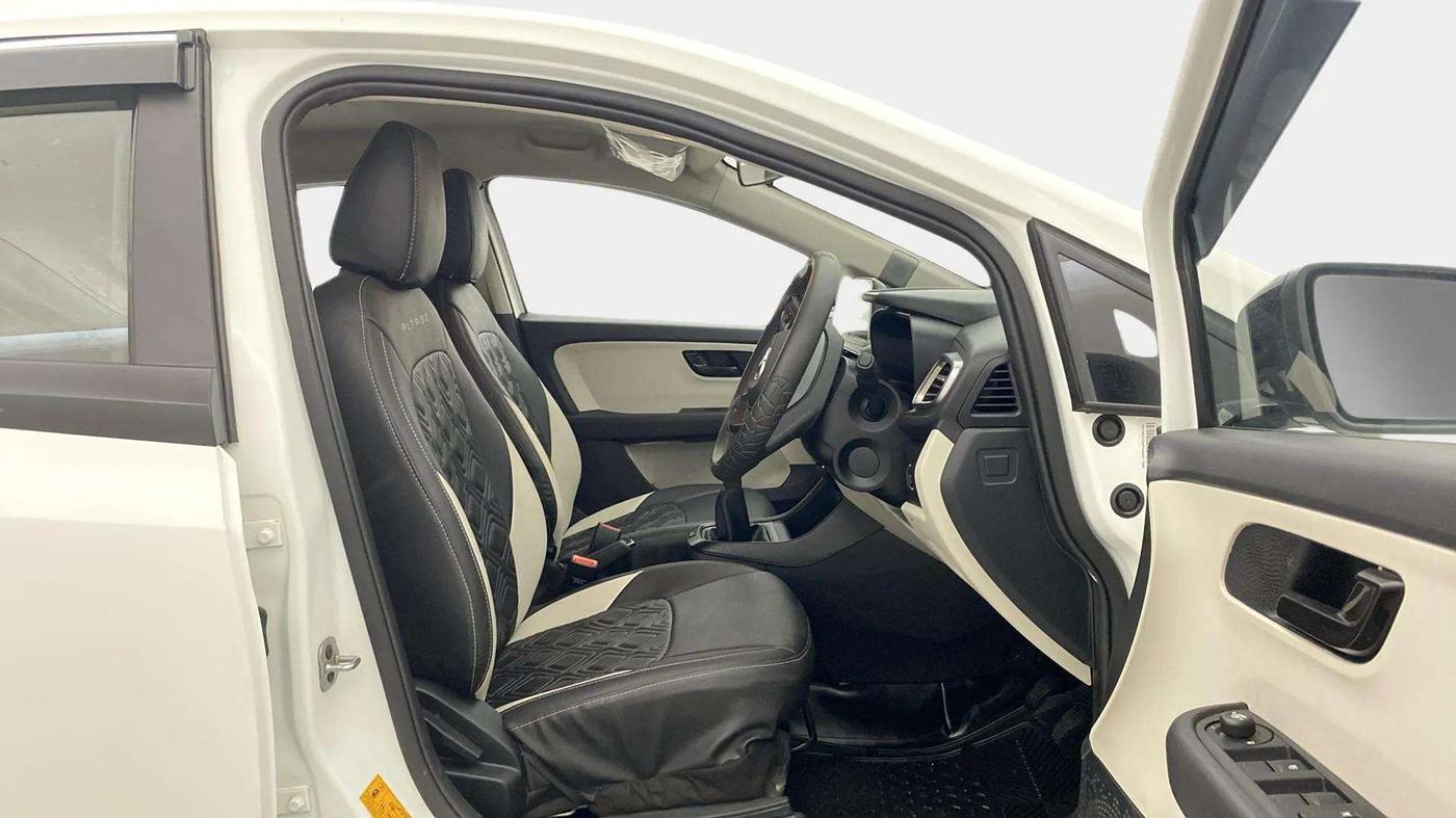 2021 Tata ALTROZ XT PETROL, Petrol, Manual, 12,428 km, Right Side Front Door Cabin