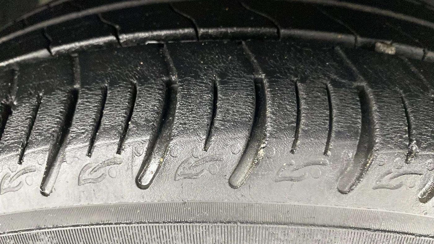 2022 Tata ALTROZ XM PLUS PETROL, Petrol, Manual, 24,657 km, Right Front Tyre Tread