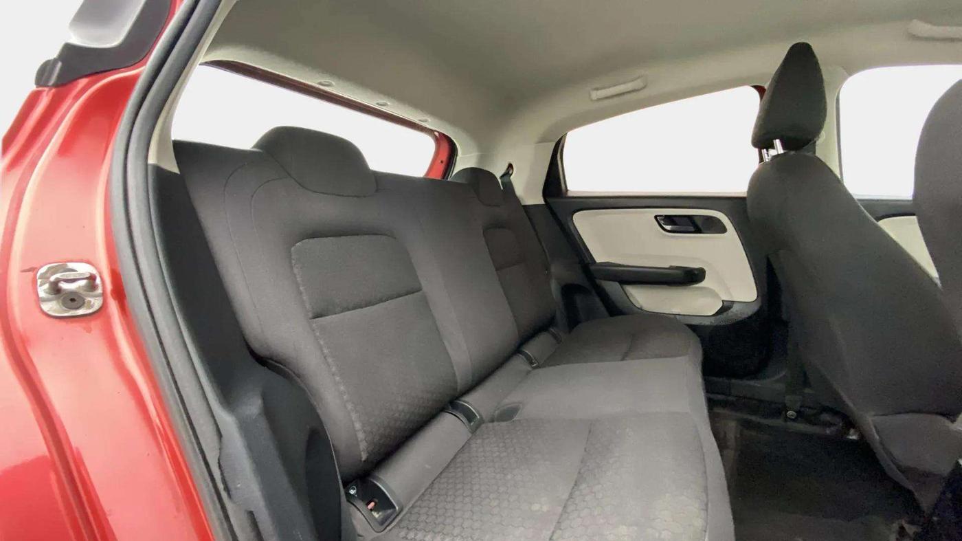 2022 Tata ALTROZ XM PLUS PETROL, Petrol, Manual, 24,657 km, Right Side Rear Door Cabin