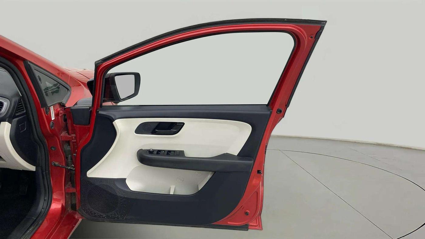 2022 Tata ALTROZ XM PLUS PETROL, Petrol, Manual, 24,657 km, RHS Front Door