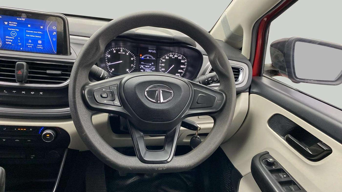2022 Tata ALTROZ XM PLUS PETROL, Petrol, Manual, 24,657 km, Steering Wheel Close Up