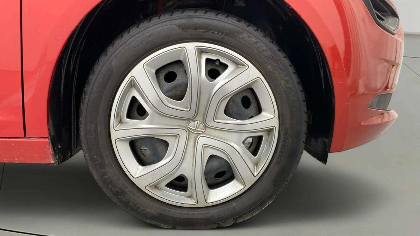 2022 Tata ALTROZ XM PLUS PETROL, Petrol, Manual, 24,657 km, Right Front Wheel