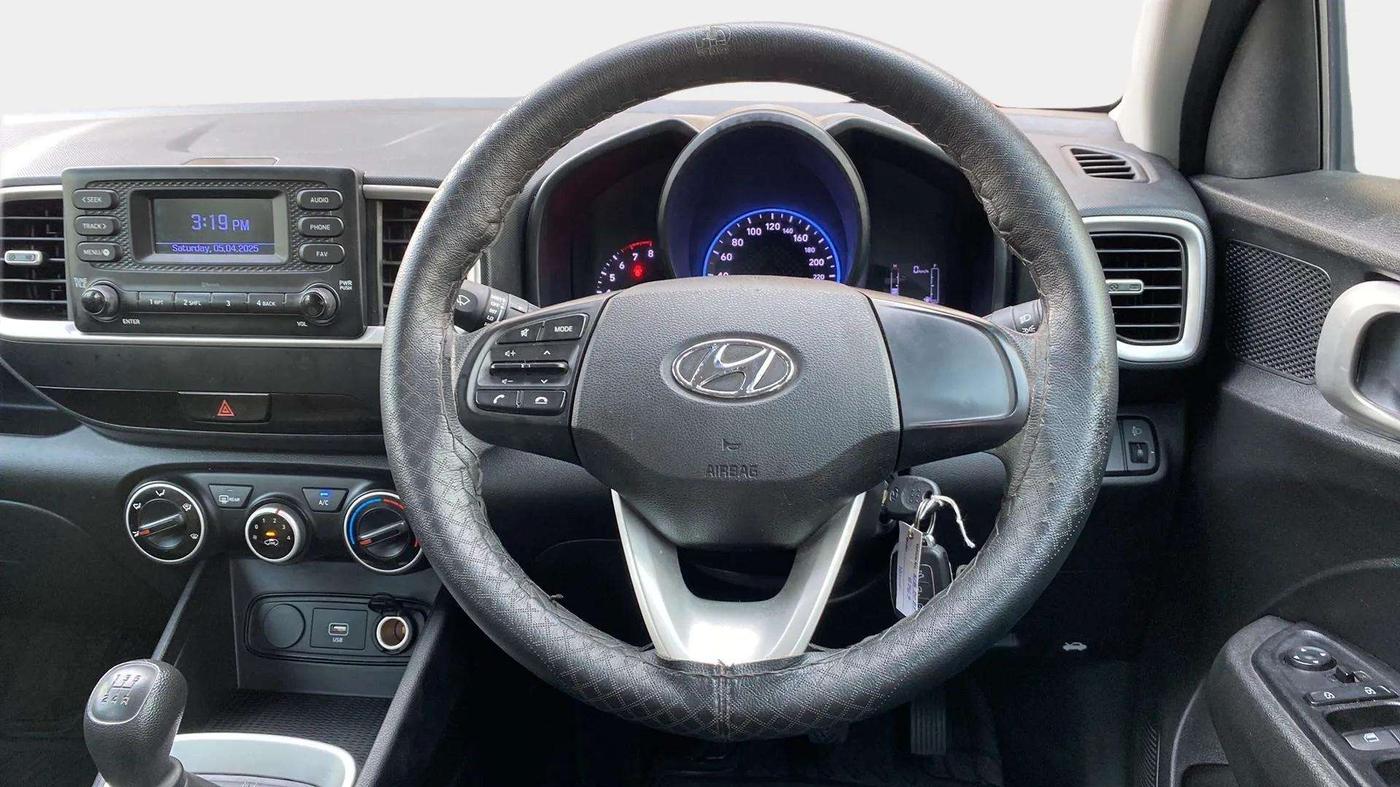 2020 Hyundai VENUE S 1.2, Petrol, Manual, 18,480 km, Steering Wheel Close Up