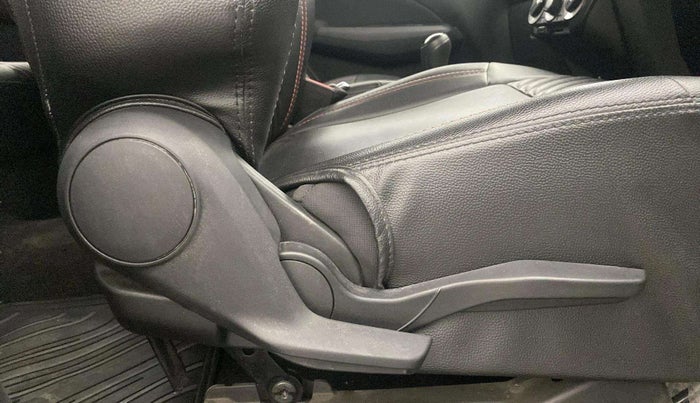 2020 Maruti Swift VXI, Petrol, Manual, 20,832 km, Driver Side Adjustment Panel