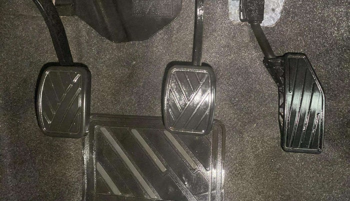 2020 Maruti Swift VXI, Petrol, Manual, 20,832 km, Pedals