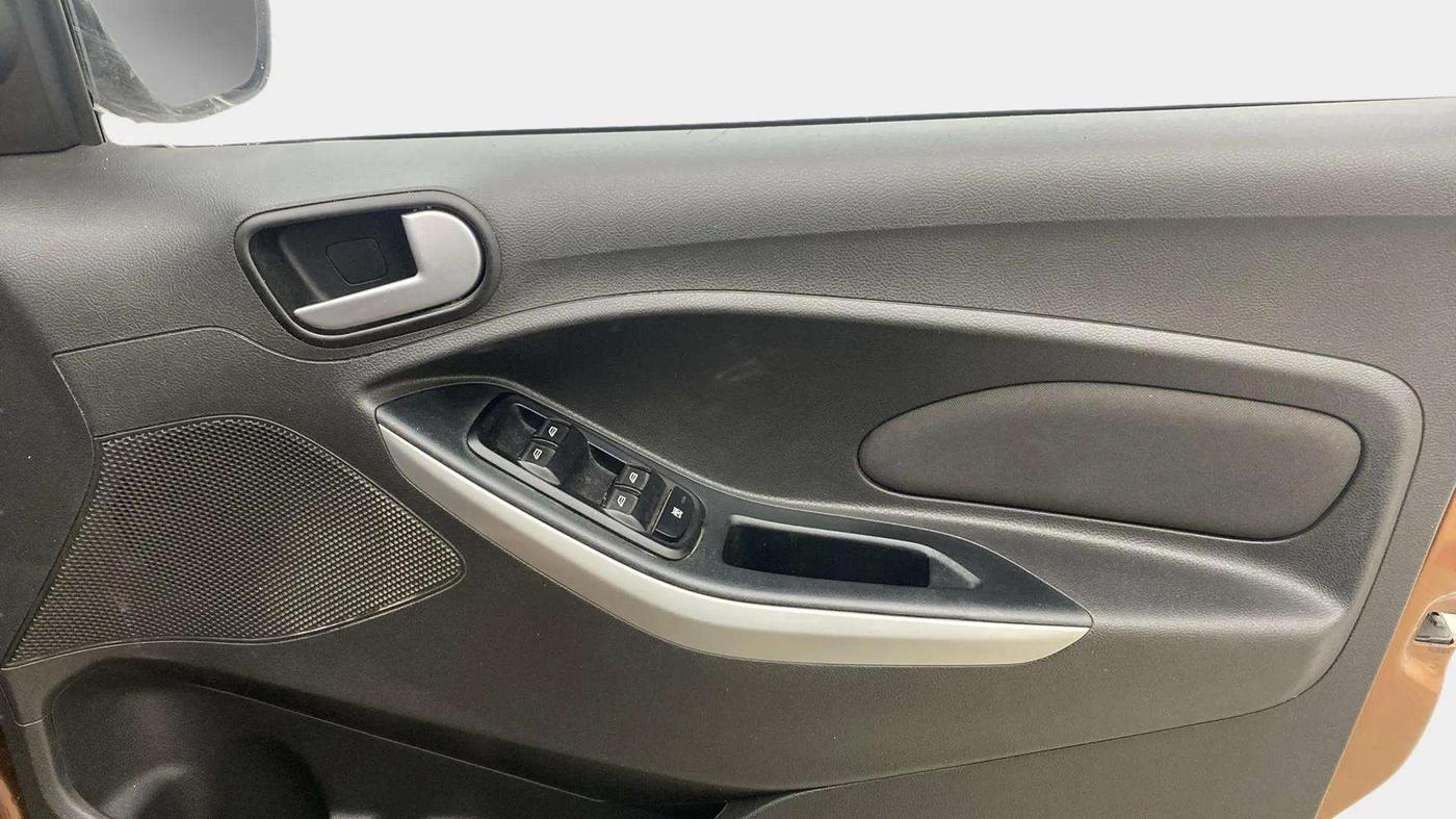 2018 Ford FREESTYLE TREND 1.2 PETROL, Petrol, Manual, 86,525 km, Driver Side Door Panels Control