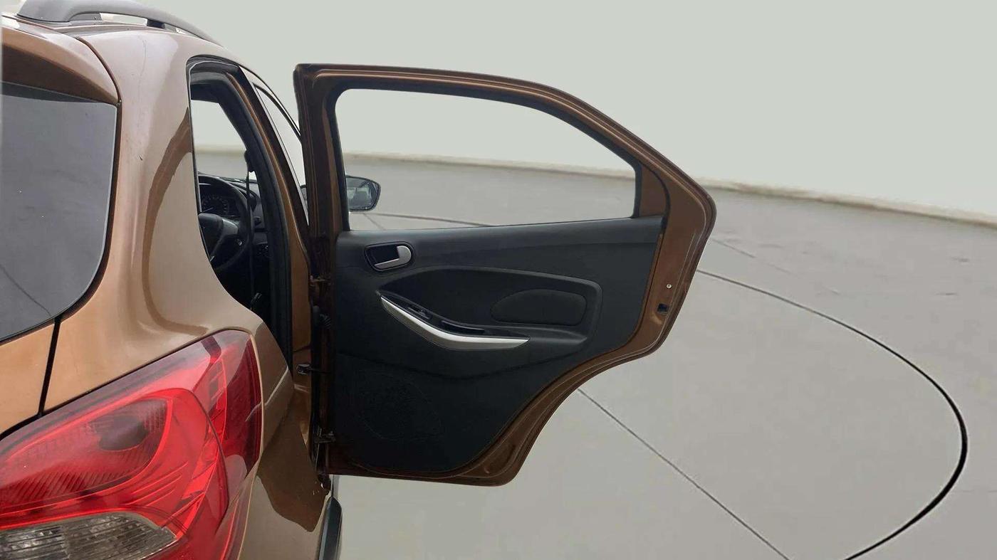 2018 Ford FREESTYLE TREND 1.2 PETROL, Petrol, Manual, 86,525 km, RHS Rear Door