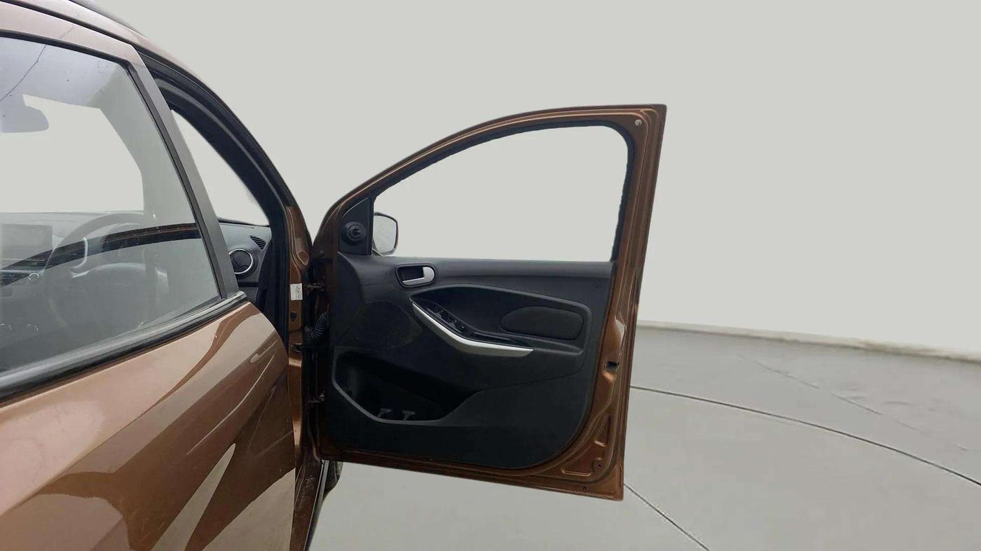 2018 Ford FREESTYLE TREND 1.2 PETROL, Petrol, Manual, 86,525 km, RHS Front Door