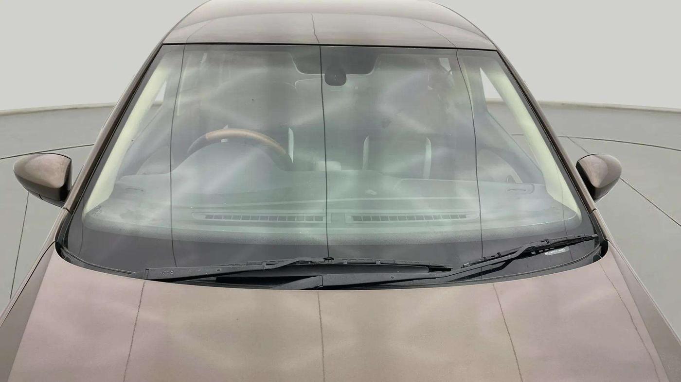 2018 Volkswagen Ameo HIGHLINE PLUS 1.0L 16 ALLOY, Petrol, Manual, 63,911 km, Front Windshield