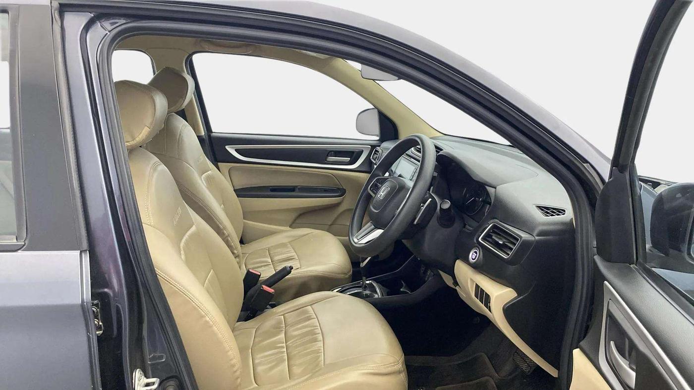 2022 Honda Amaze 1.2L I-VTEC VX CVT, Petrol, Automatic, 25,939 km, Right Side Front Door Cabin