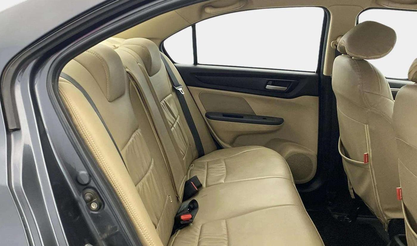 2022 Honda Amaze 1.2L I-VTEC VX CVT, Petrol, Automatic, 25,939 km, Right Side Rear Door Cabin