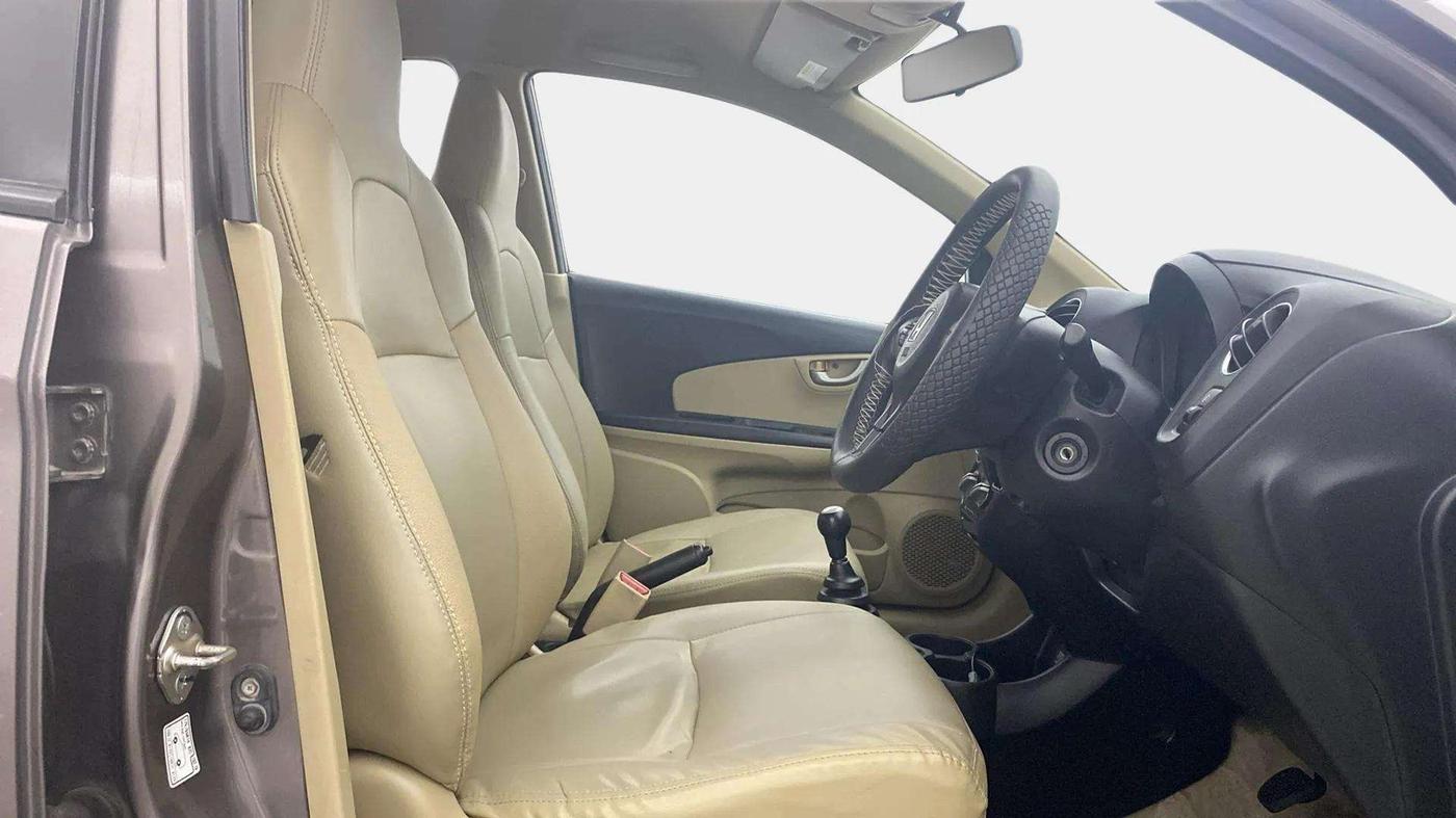 2016 Honda Brio VX MT, Petrol, Manual, 89,877 km, Right Side Front Door Cabin