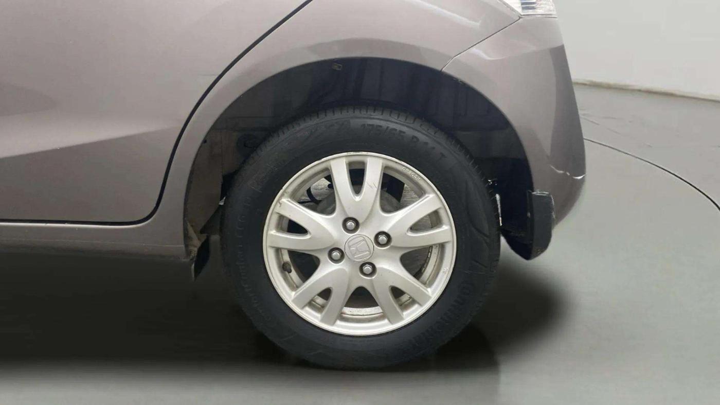 2016 Honda Brio VX MT, Petrol, Manual, 89,877 km, Left Rear Wheel