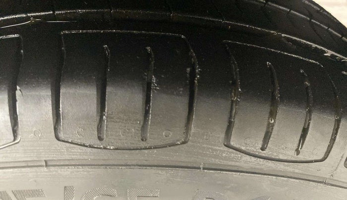 2016 Honda Brio VX MT, Petrol, Manual, 89,877 km, Left Rear Tyre Tread