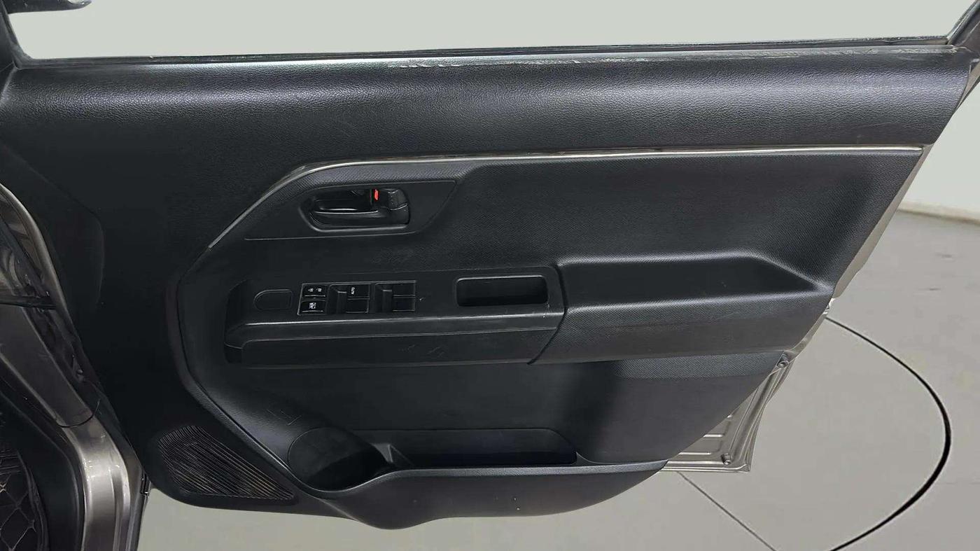 2021 Maruti New Wagon-R LXI (O) 1.0, CNG, Manual, 93,533 km, Driver Side Door Panels Control