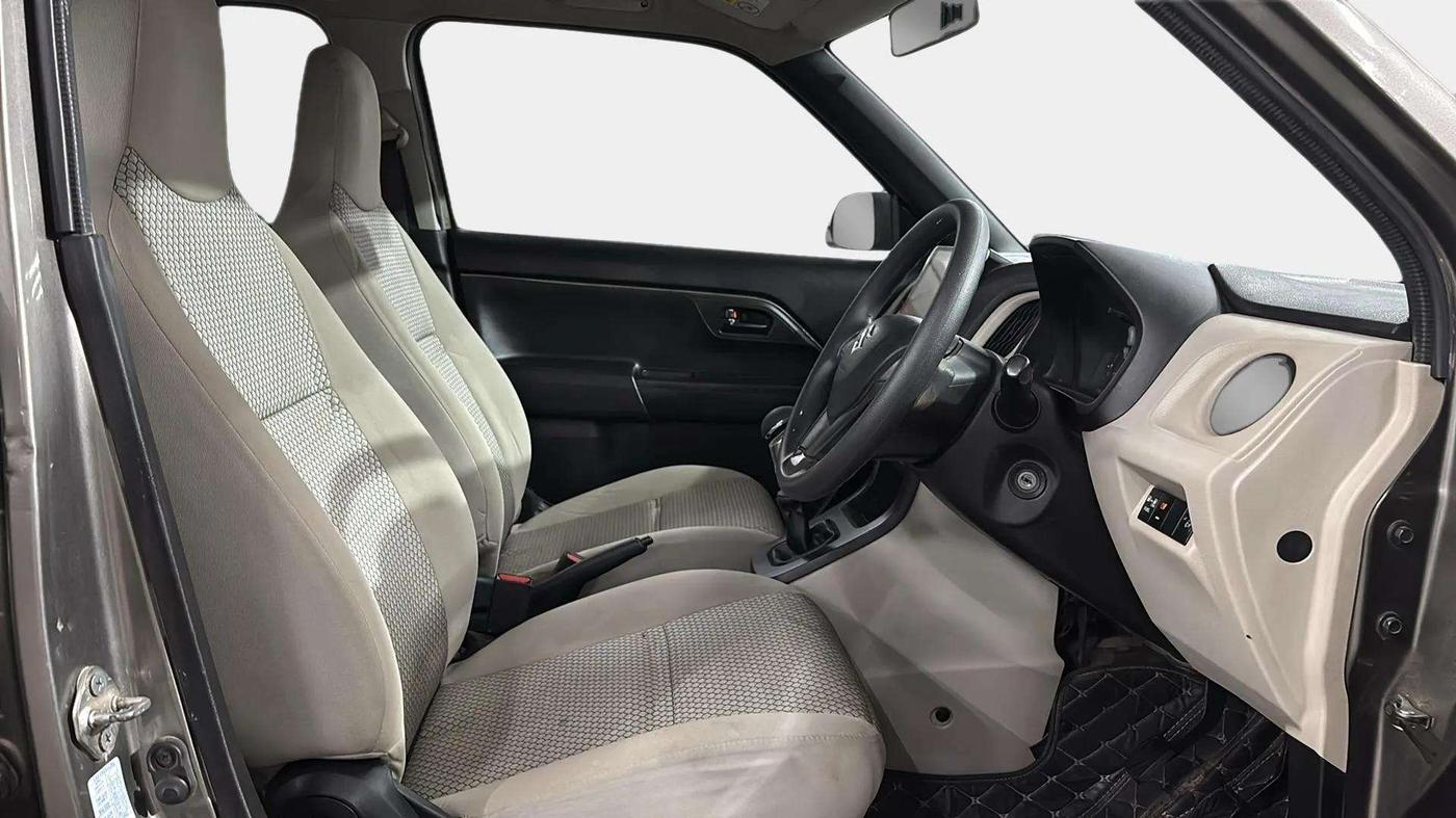 2021 Maruti New Wagon-R LXI (O) 1.0, CNG, Manual, 93,533 km, Right Side Front Door Cabin