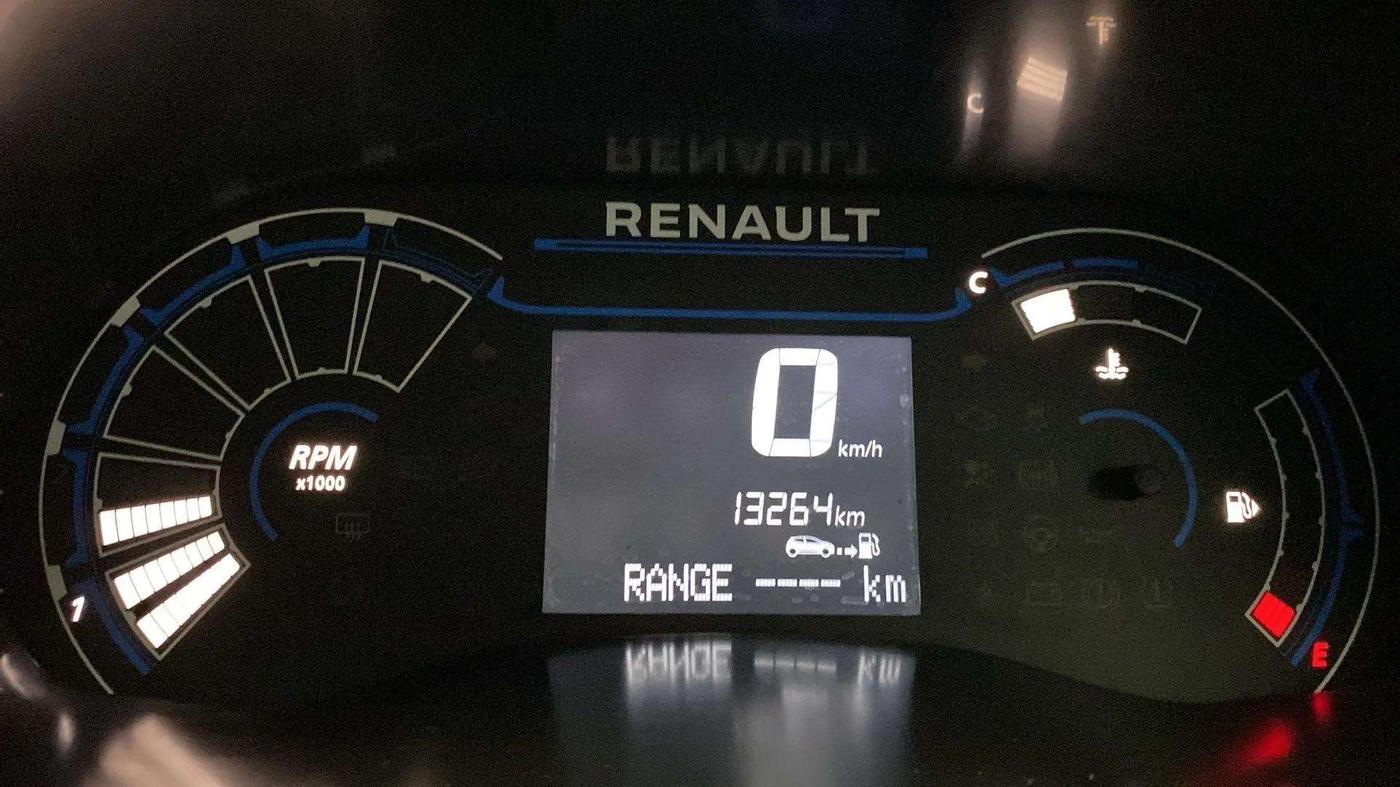 2022 Renault TRIBER RXZ, Petrol, Manual, 13,354 km, Odometer Image