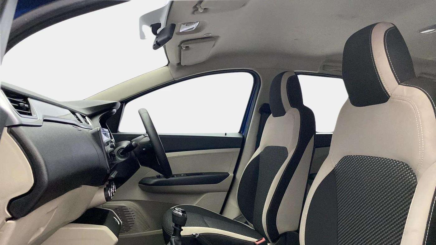2022 Renault TRIBER RXZ, Petrol, Manual, 13,354 km, Right Side Front Door Cabin