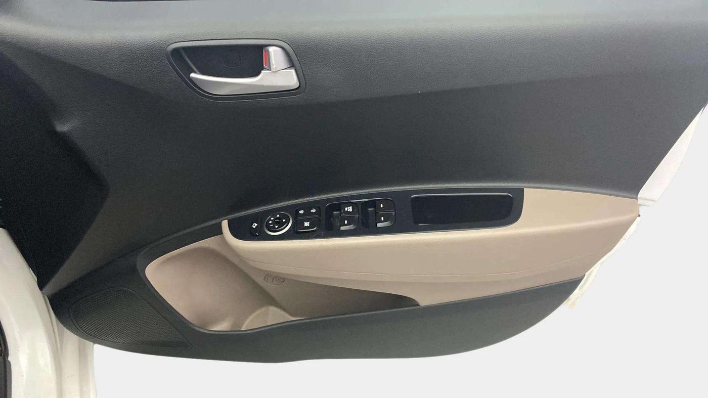 2019 Hyundai Grand i10 SPORTZ 1.2 KAPPA VTVT, Petrol, Manual, 73,541 km, Driver Side Door Panels Control
