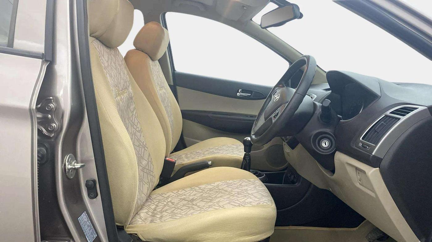 2014 Hyundai i20 SPORTZ 1.2, Petrol, Manual, 22,794 km, Right Side Front Door Cabin