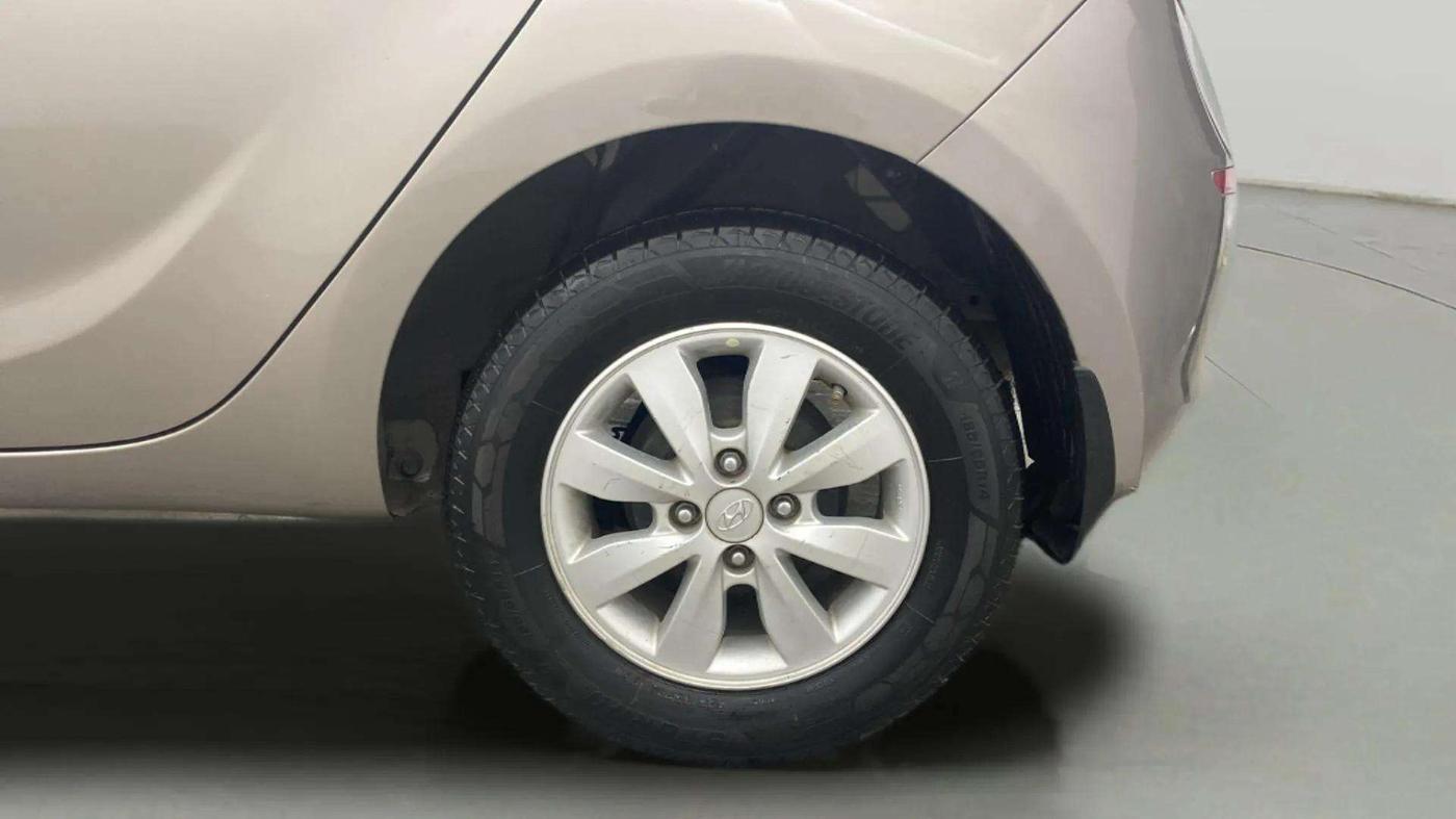 2014 Hyundai i20 SPORTZ 1.2, Petrol, Manual, 22,794 km, Left Rear Wheel