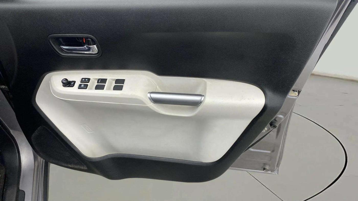 2023 Maruti IGNIS ZETA 1.2 AMT, Petrol, Automatic, 11,492 km, Driver Side Door Panels Control