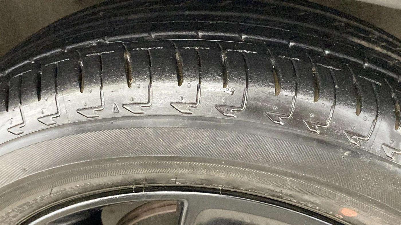 2023 Maruti IGNIS ZETA 1.2 AMT, Petrol, Automatic, 11,492 km, Right Front Tyre Tread
