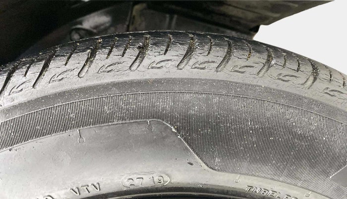 2019 Maruti Baleno DELTA PETROL 1.2, CNG, Manual, 79,930 km, Right Front Tyre Tread
