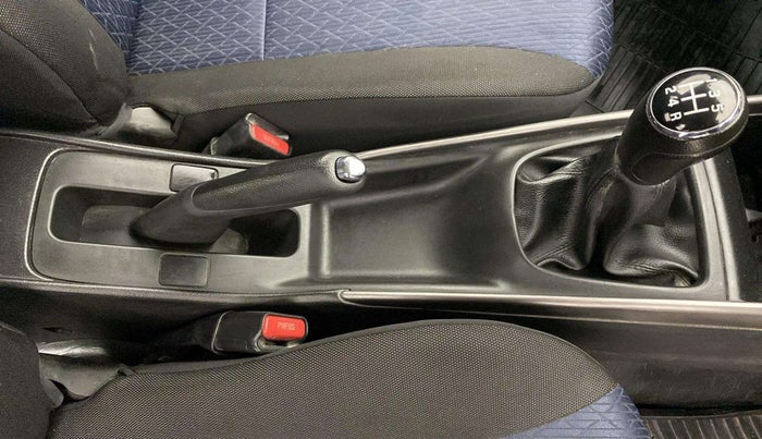 2019 Maruti Baleno DELTA PETROL 1.2, CNG, Manual, 79,930 km, Gear Lever