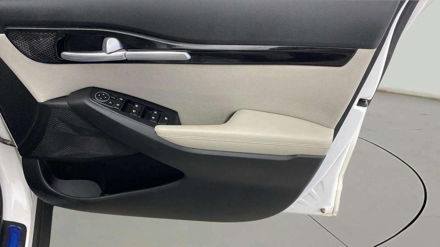 2021 KIA SELTOS HTX IVT 1.5 PETROL, Petrol, Automatic, 38,096 km, Driver Side Door Panels Control