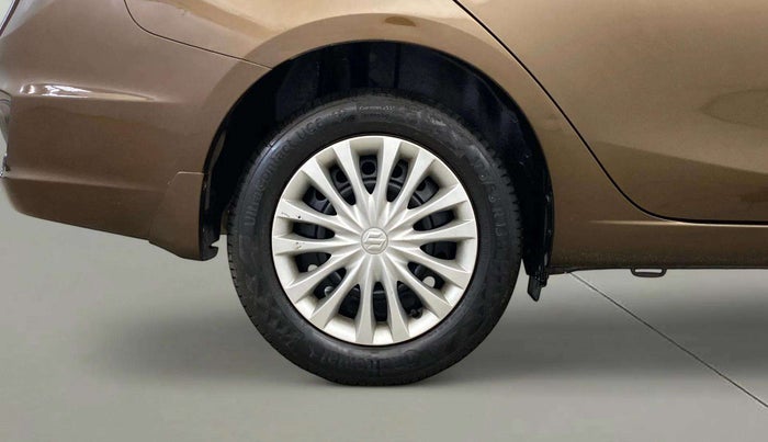 2016 Maruti Ciaz VXI+, Petrol, Manual, 24,286 km, Right Rear Wheel