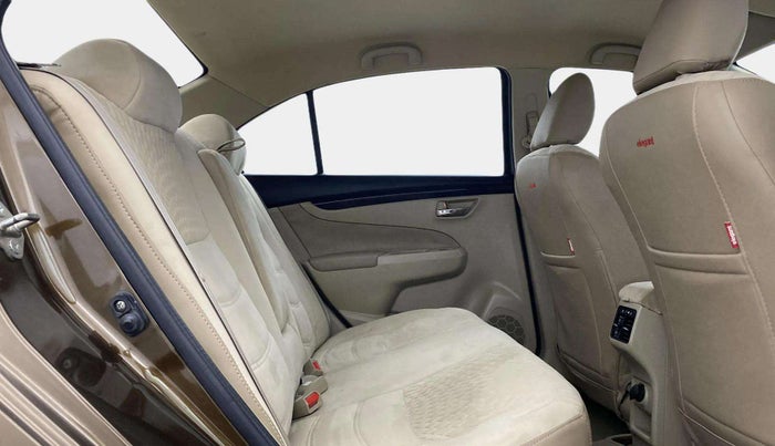 2016 Maruti Ciaz VXI+, Petrol, Manual, 24,286 km, Right Side Rear Door Cabin
