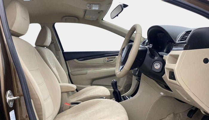 2016 Maruti Ciaz VXI+, Petrol, Manual, 24,286 km, Right Side Front Door Cabin