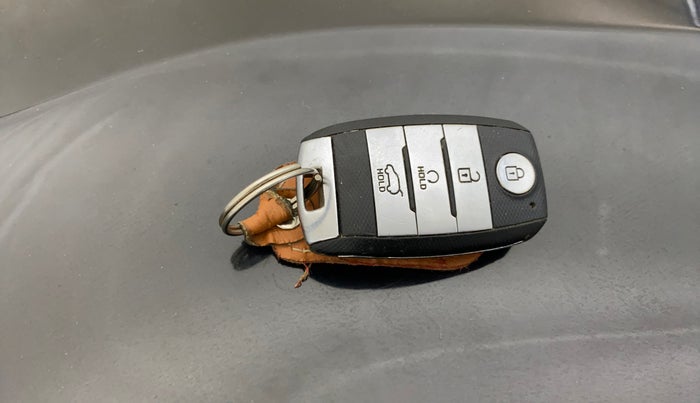 2022 KIA SONET HTX 1.5, Diesel, Manual, 72,144 km, Key Close Up