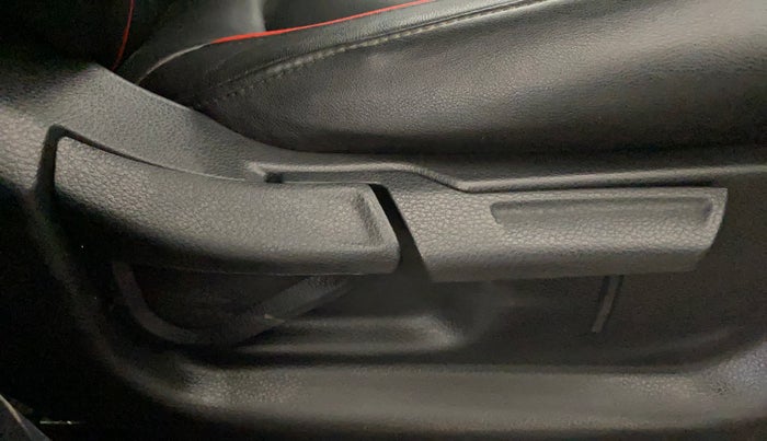 2022 KIA SONET HTX 1.5, Diesel, Manual, 72,144 km, Driver Side Adjustment Panel