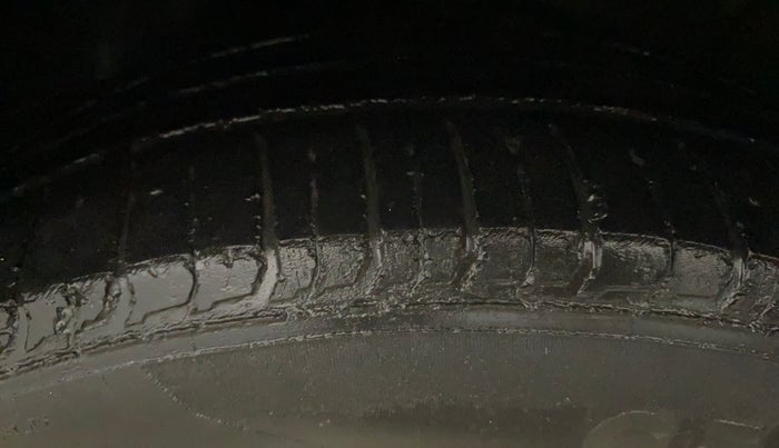 2022 KIA SONET HTX 1.5, Diesel, Manual, 72,144 km, Left Front Tyre Tread