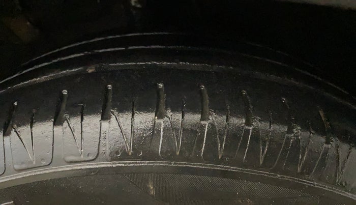 2022 KIA SONET HTX 1.5, Diesel, Manual, 72,144 km, Right Front Tyre Tread
