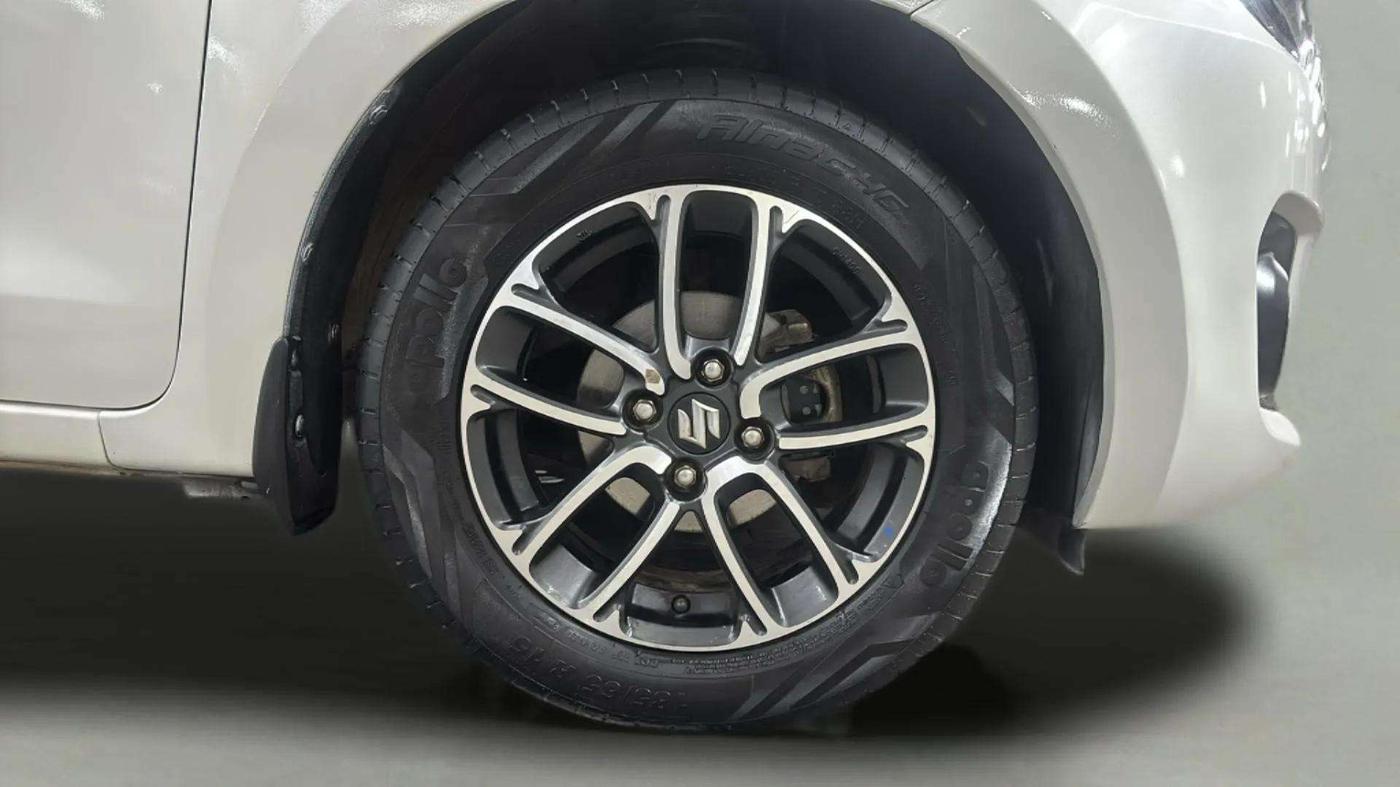 2019 Maruti Swift ZDI PLUS, Diesel, Manual, 51,259 km, Right Front Wheel