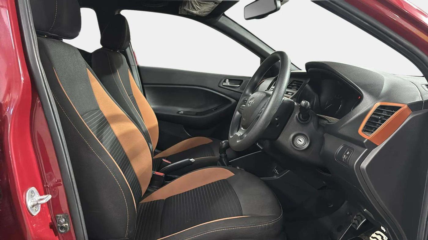 2016 Hyundai i20 Active 1.2 S, Petrol, Manual, 30,316 km, Right Side Front Door Cabin