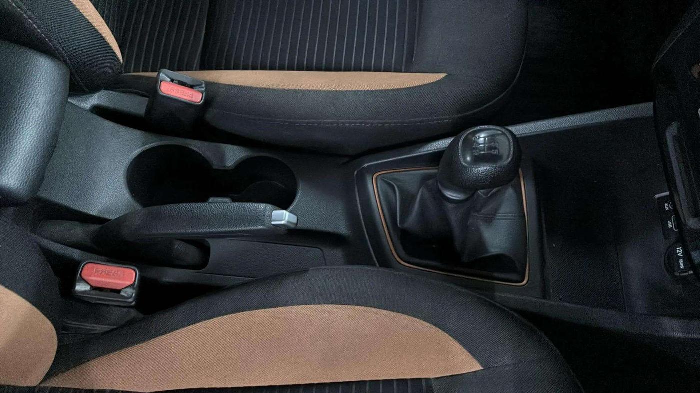 2016 Hyundai i20 Active 1.2 S, Petrol, Manual, 30,316 km, Gear Lever