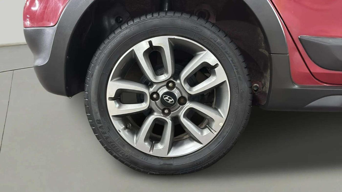 2016 Hyundai i20 Active 1.2 S, Petrol, Manual, 30,316 km, Right Rear Wheel