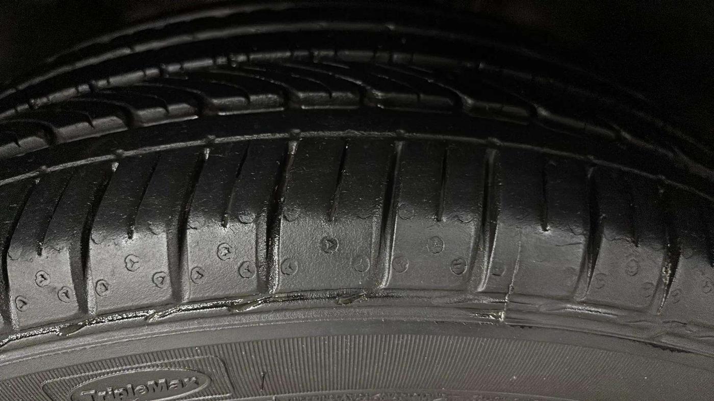2016 Hyundai i20 Active 1.2 S, Petrol, Manual, 30,316 km, Left Front Tyre Tread