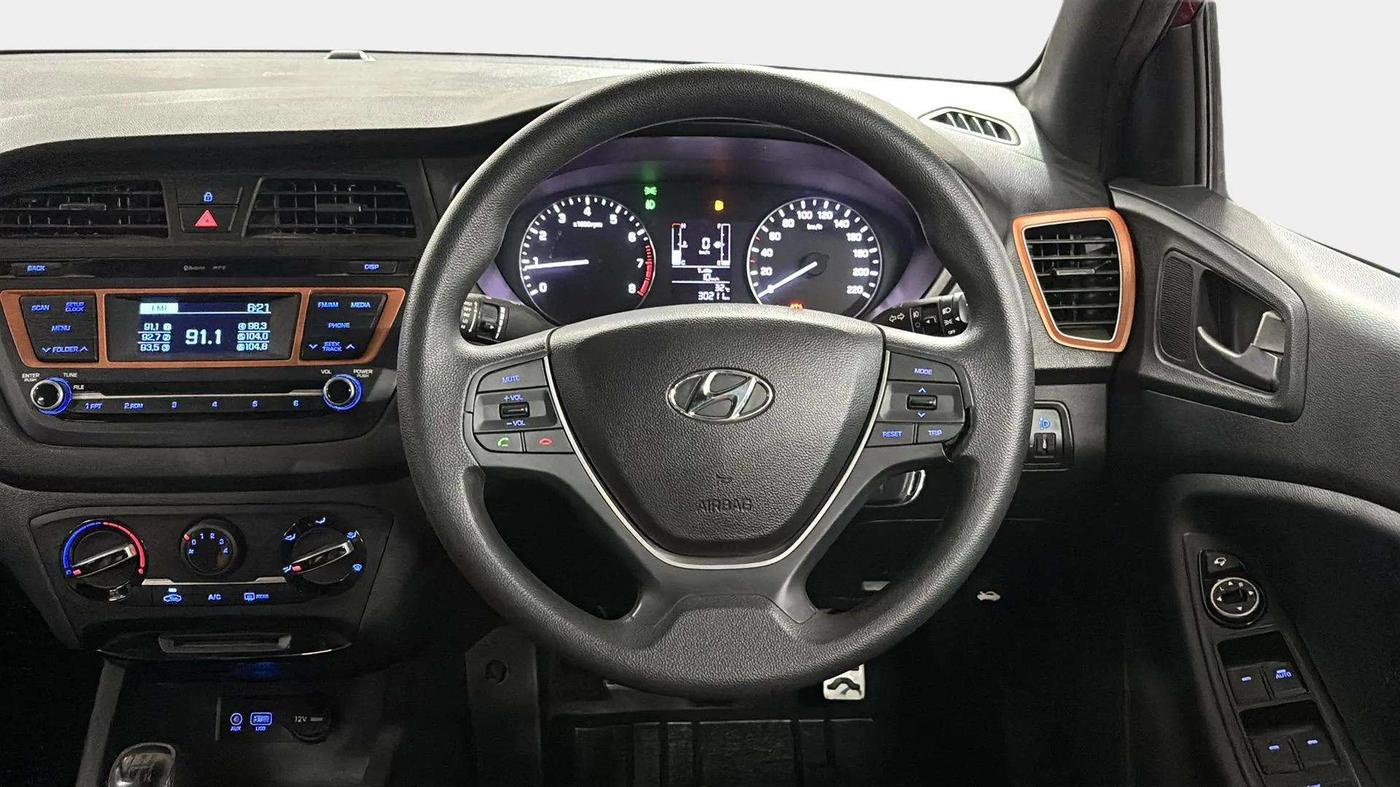 2016 Hyundai i20 Active 1.2 S, Petrol, Manual, 30,316 km, Steering Wheel Close Up