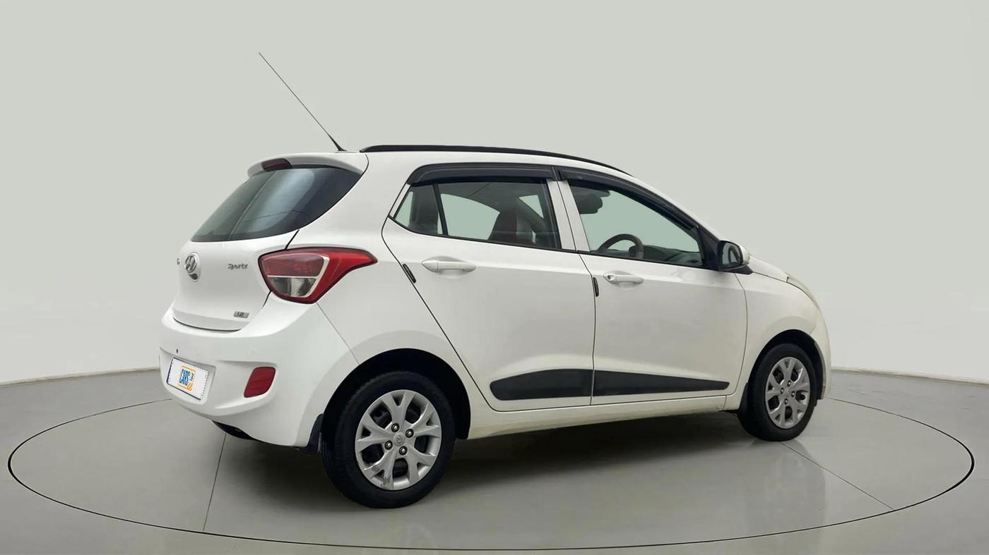 2016 Hyundai Grand i10 SPORTZ 1.2 KAPPA VTVT, Petrol, Manual, 14,292 km, Right Back Diagonal