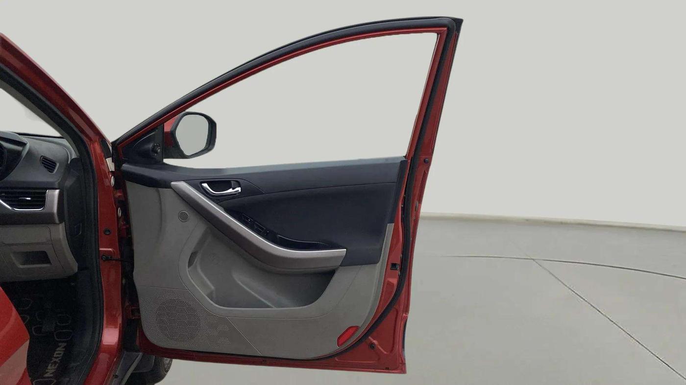 2018 Tata NEXON XZA PLUS PETROL, Petrol, Automatic, 56,362 km, RHS Front Door