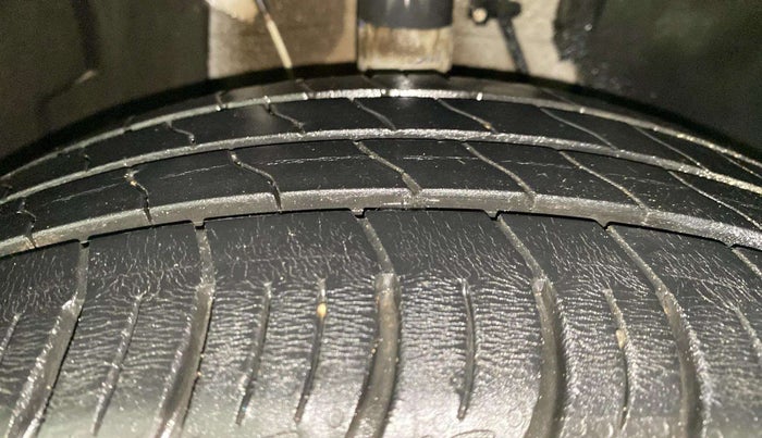 2022 Tata ALTROZ XT PETROL, Petrol, Manual, 23,334 km, Right Front Tyre Tread