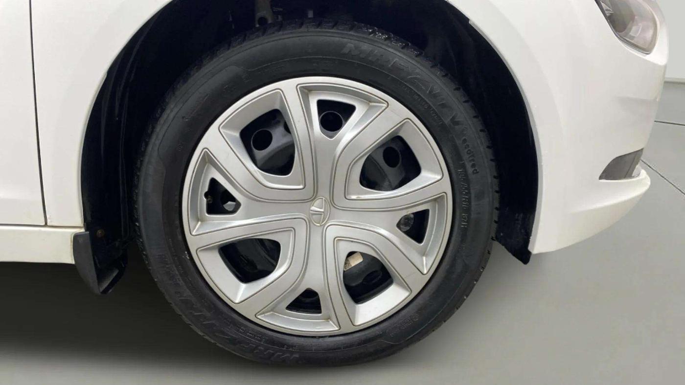 2022 Tata ALTROZ XT PETROL, Petrol, Manual, 23,334 km, Right Front Wheel